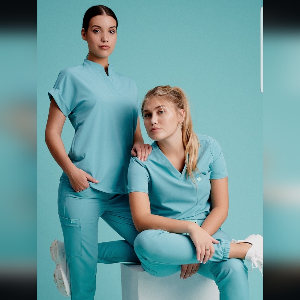 2/120$ Garde Malade Porcelain Scrub Set